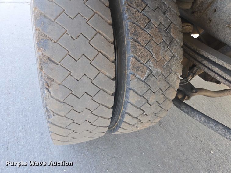 image for item EV5884 2005 Chevrolet C4500 flatbed truck