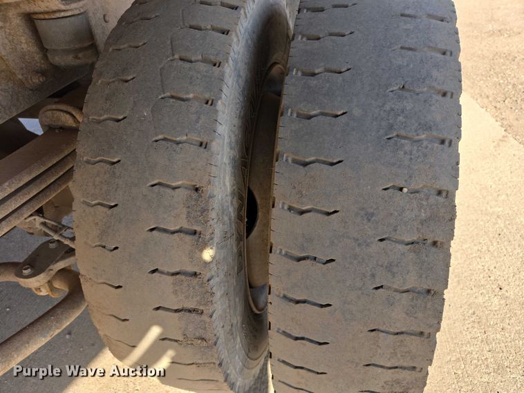 image for item EV5884 2005 Chevrolet C4500 flatbed truck