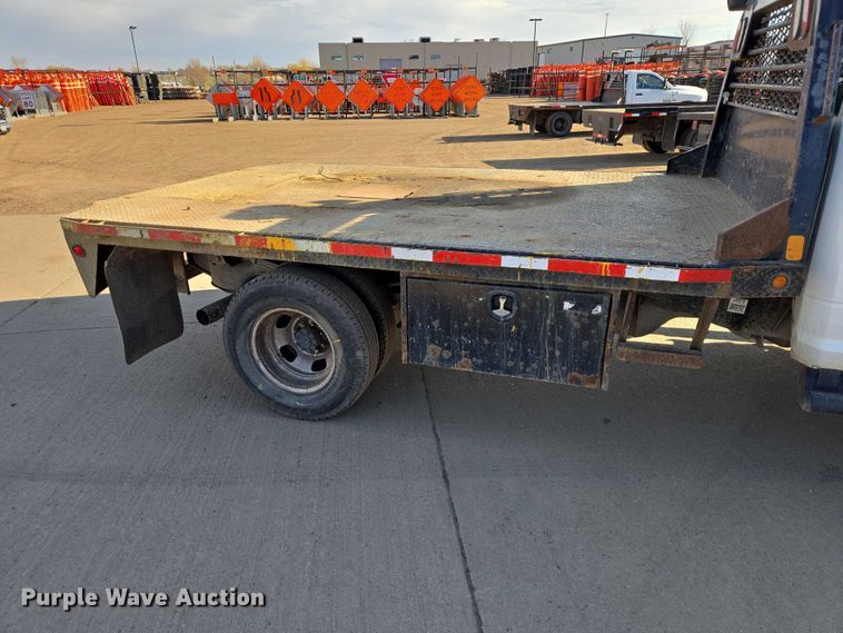 image for item EV5885 2017 RAM 3500 flatbed pickup truck