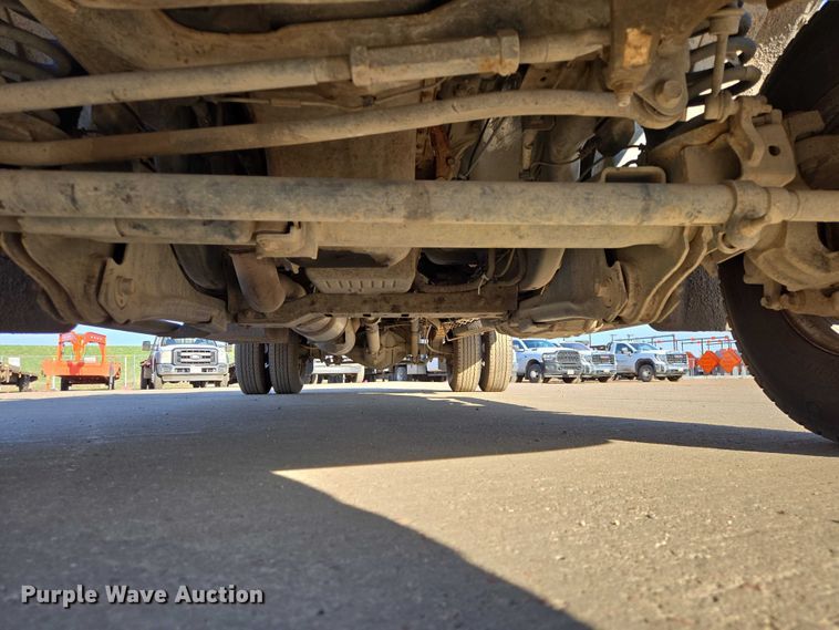 image for item EV5885 2017 RAM 3500 flatbed pickup truck