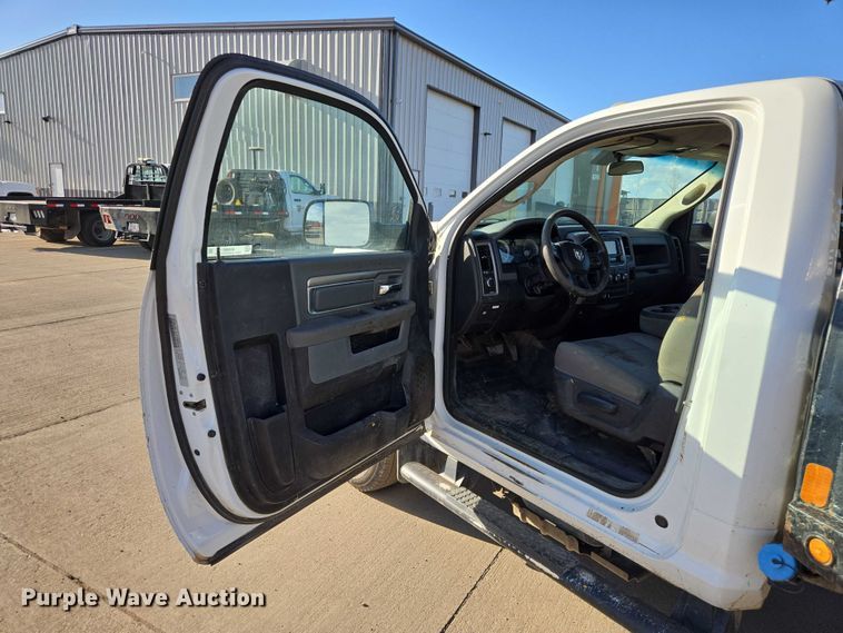 image for item EV5885 2017 RAM 3500 flatbed pickup truck