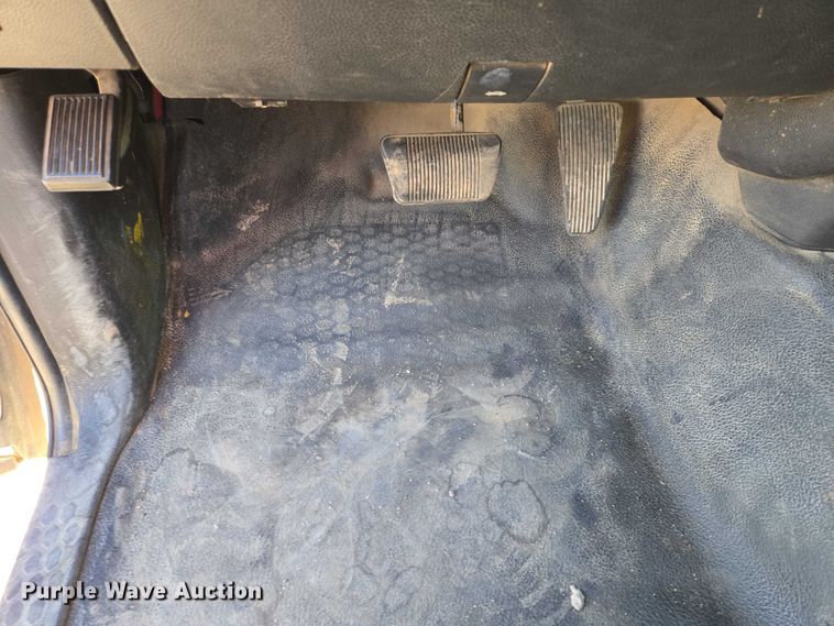 image for item EV5885 2017 RAM 3500 flatbed pickup truck
