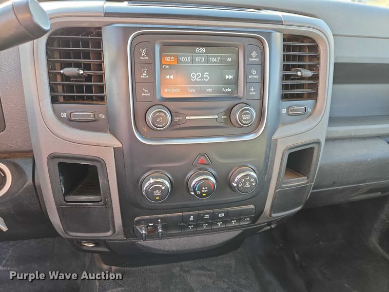 image for item EV5885 2017 RAM 3500 flatbed pickup truck