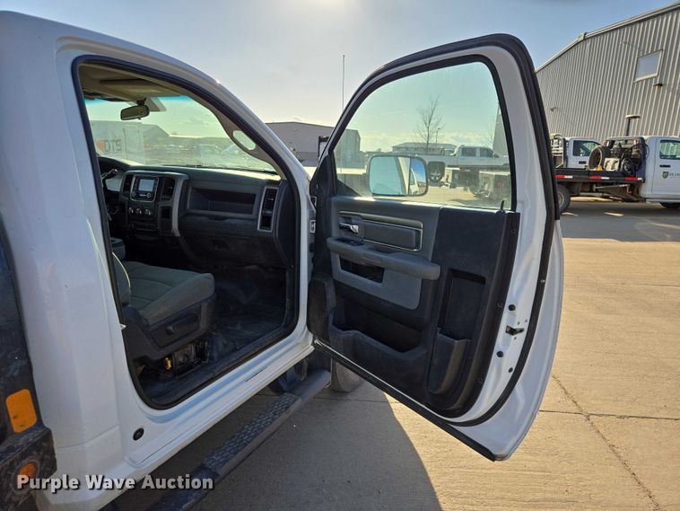 image for item EV5885 2017 RAM 3500 flatbed pickup truck