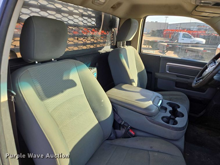 image for item EV5885 2017 RAM 3500 flatbed pickup truck