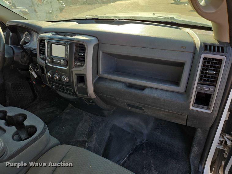 image for item EV5885 2017 RAM 3500 flatbed pickup truck