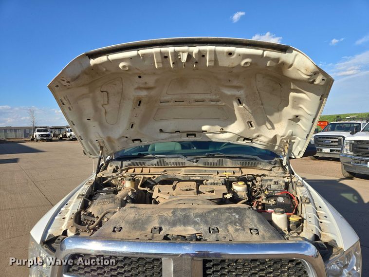 image for item EV5885 2017 RAM 3500 flatbed pickup truck
