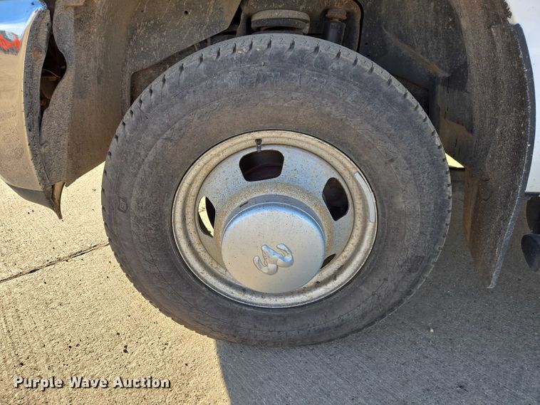 image for item EV5885 2017 RAM 3500 flatbed pickup truck