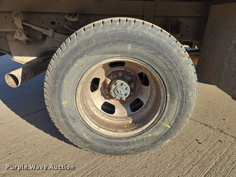 image for item EV5885 2017 RAM 3500 flatbed pickup truck