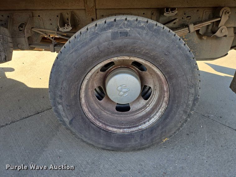 image for item EV5885 2017 RAM 3500 flatbed pickup truck
