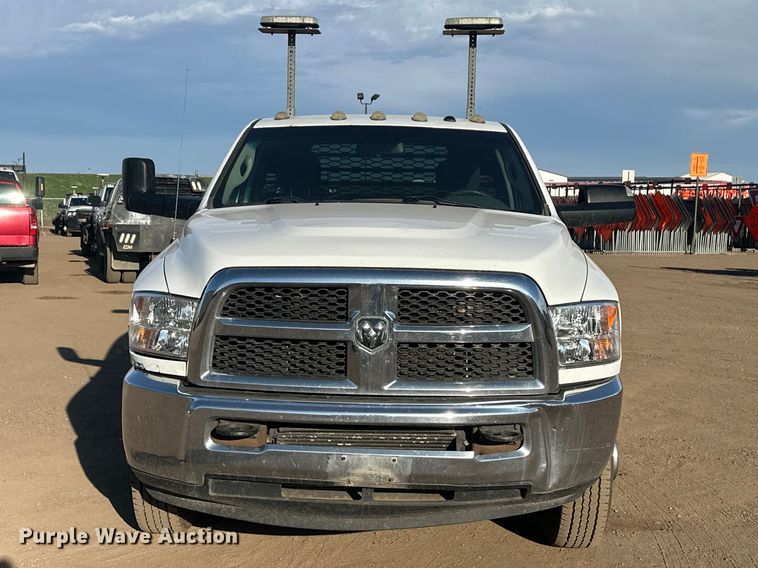 image for item EV5886 2014 RAM 3500 flatbed pickup truck