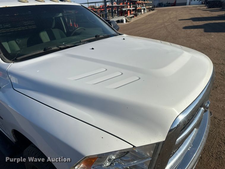 image for item EV5886 2014 RAM 3500 flatbed pickup truck