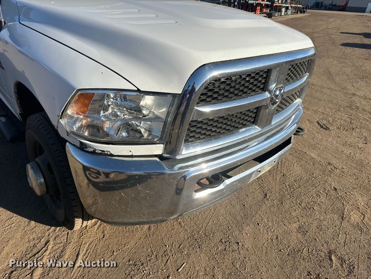 image for item EV5886 2014 RAM 3500 flatbed pickup truck