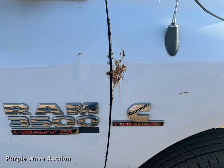 image for item EV5886 2014 RAM 3500 flatbed pickup truck