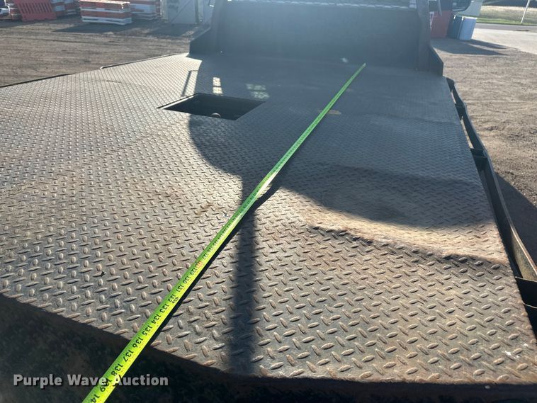 image for item EV5886 2014 RAM 3500 flatbed pickup truck