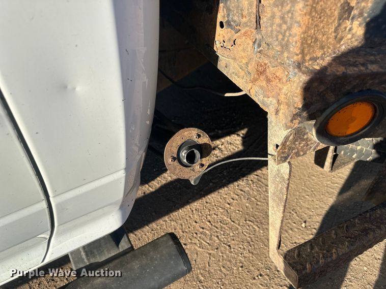 image for item EV5886 2014 RAM 3500 flatbed pickup truck