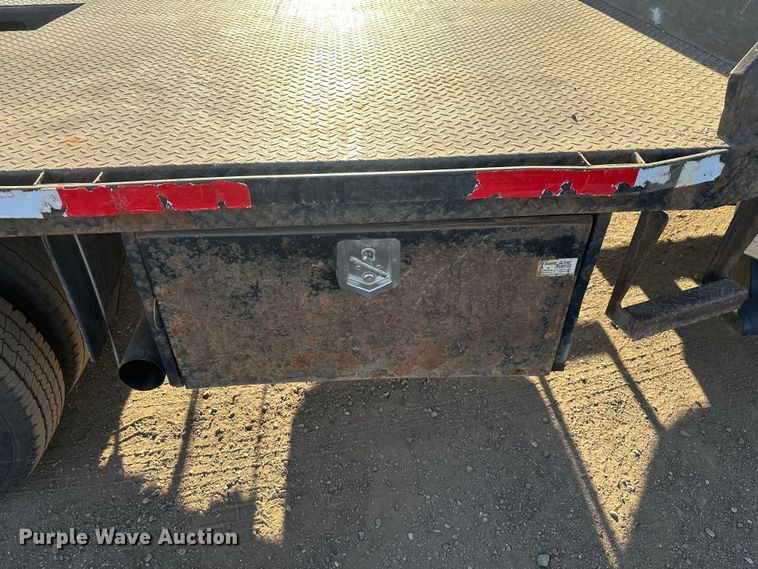 image for item EV5886 2014 RAM 3500 flatbed pickup truck