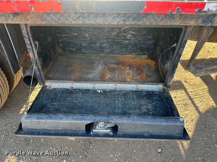image for item EV5886 2014 RAM 3500 flatbed pickup truck