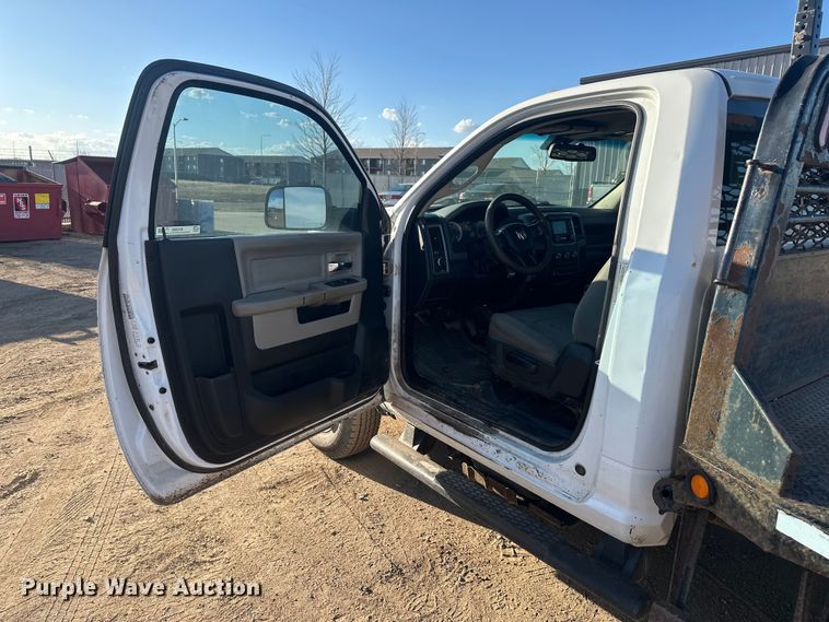 image for item EV5886 2014 RAM 3500 flatbed pickup truck