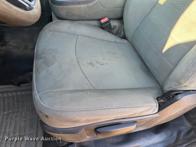 image for item EV5886 2014 RAM 3500 flatbed pickup truck