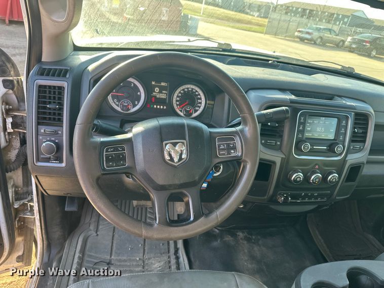 image for item EV5886 2014 RAM 3500 flatbed pickup truck