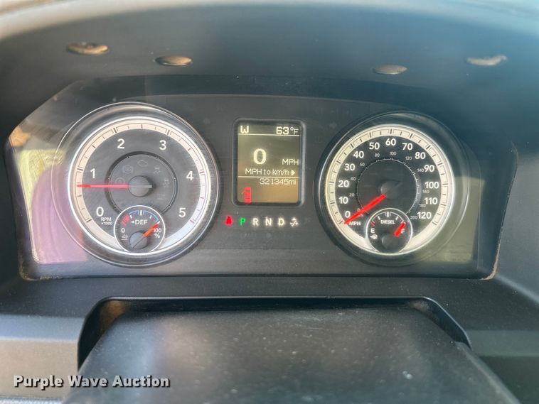 image for item EV5886 2014 RAM 3500 flatbed pickup truck
