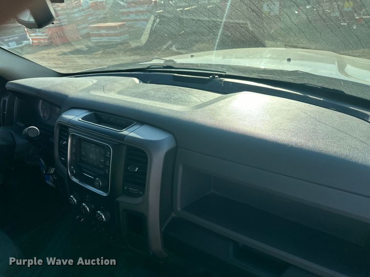 image for item EV5886 2014 RAM 3500 flatbed pickup truck