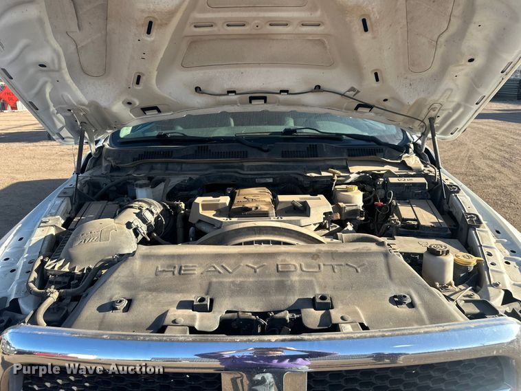 image for item EV5886 2014 RAM 3500 flatbed pickup truck