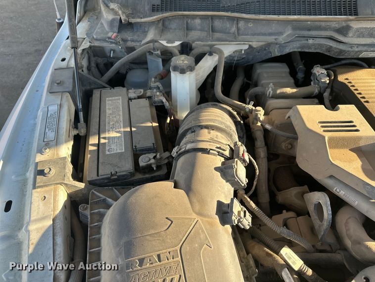 image for item EV5886 2014 RAM 3500 flatbed pickup truck