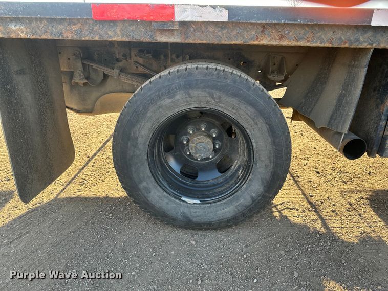 image for item EV5886 2014 RAM 3500 flatbed pickup truck