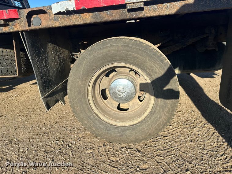 image for item EV5886 2014 RAM 3500 flatbed pickup truck