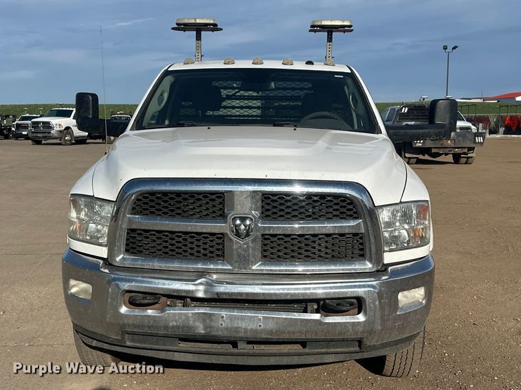 image for item EV5887 2016 RAM 3500 flatbed pickup truck