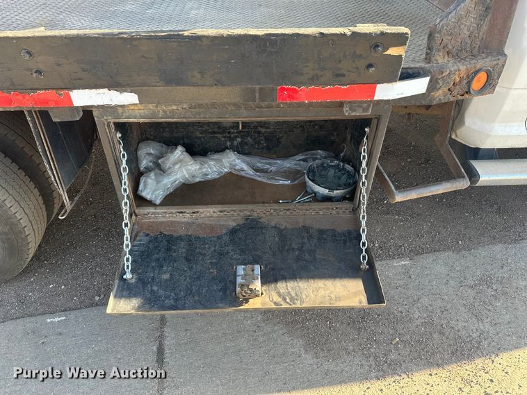 image for item EV5887 2016 RAM 3500 flatbed pickup truck