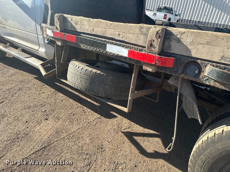 image for item EV5887 2016 RAM 3500 flatbed pickup truck