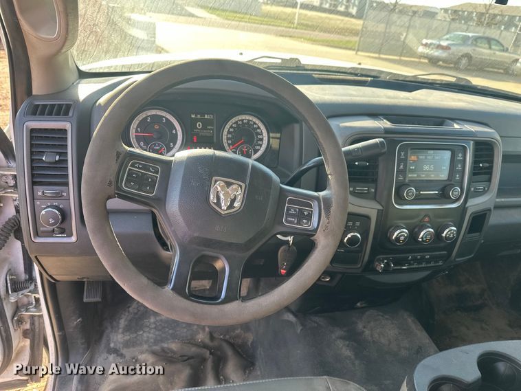 image for item EV5887 2016 RAM 3500 flatbed pickup truck