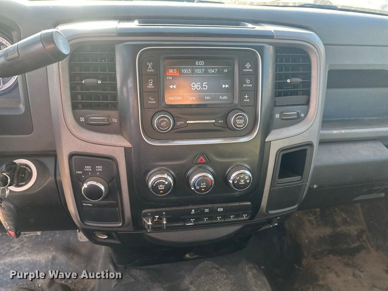 image for item EV5887 2016 RAM 3500 flatbed pickup truck