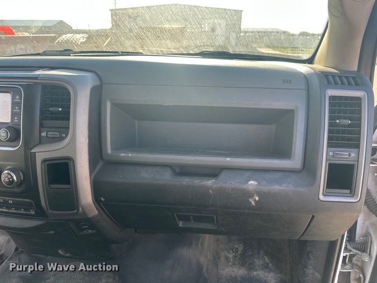 image for item EV5887 2016 RAM 3500 flatbed pickup truck