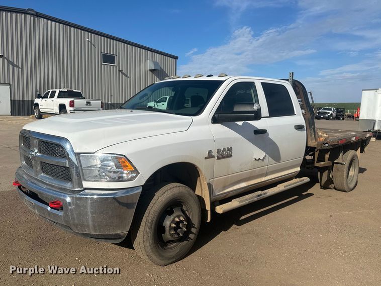 2017 RAM 3500 Crew Cab flatbed pickup truck