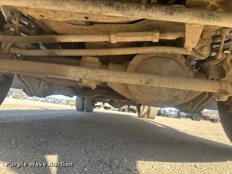 image for item EV5888 2017 RAM 3500 Crew Cab flatbed pickup truck