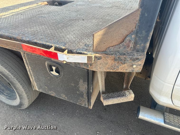 image for item EV5888 2017 RAM 3500 Crew Cab flatbed pickup truck