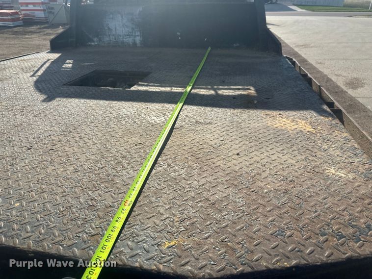 image for item EV5888 2017 RAM 3500 Crew Cab flatbed pickup truck