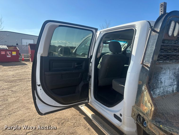 image for item EV5888 2017 RAM 3500 Crew Cab flatbed pickup truck