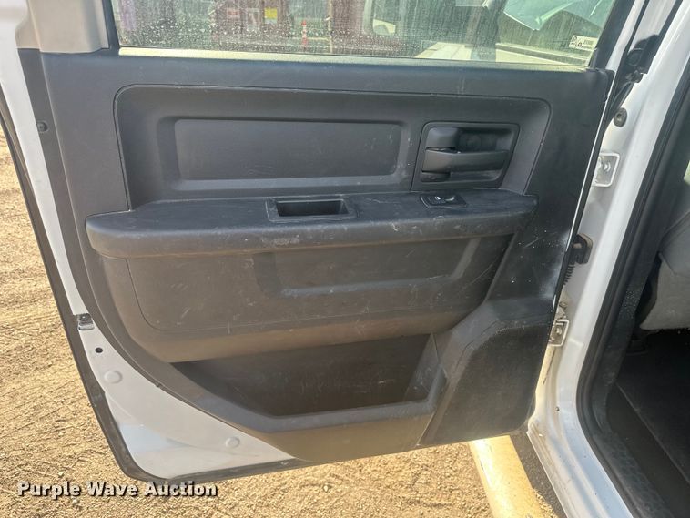 image for item EV5888 2017 RAM 3500 Crew Cab flatbed pickup truck