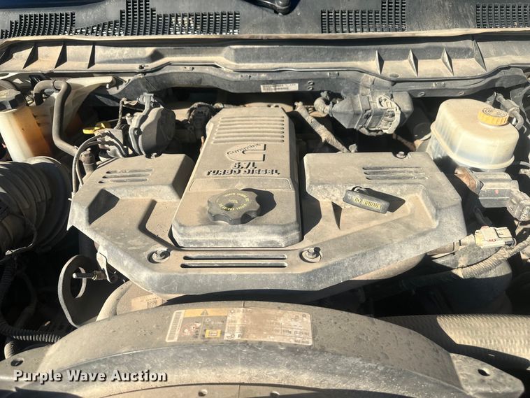 image for item EV5888 2017 RAM 3500 Crew Cab flatbed pickup truck