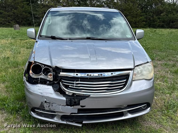 image for item EV7707 2012 Chrysler Town And Country van