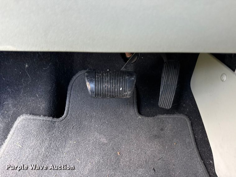 image for item EV7707 2012 Chrysler Town And Country van