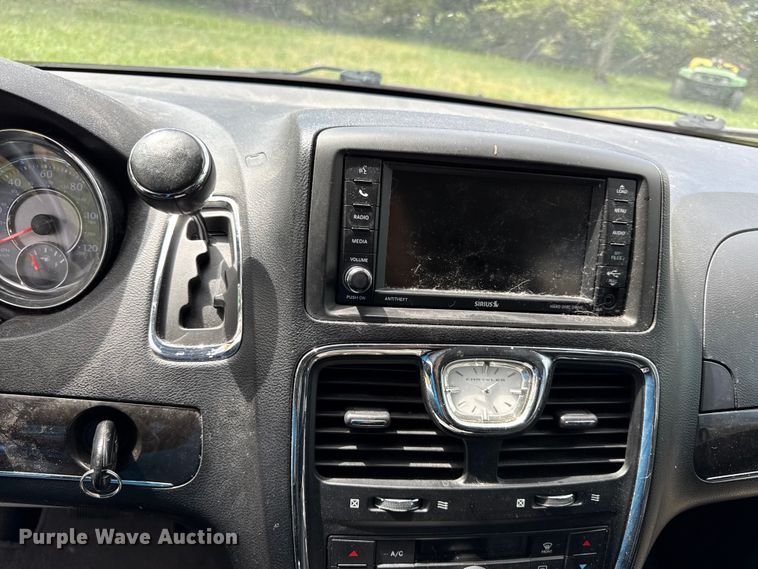 image for item EV7707 2012 Chrysler Town And Country van
