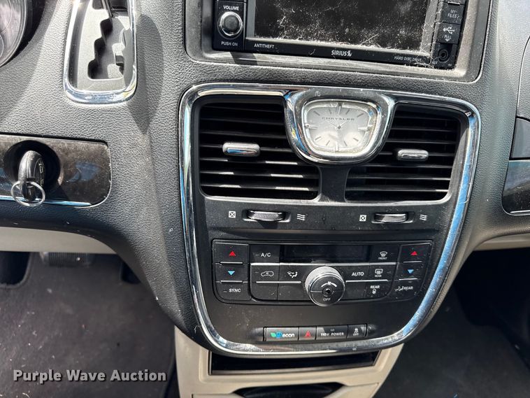 image for item EV7707 2012 Chrysler Town And Country van