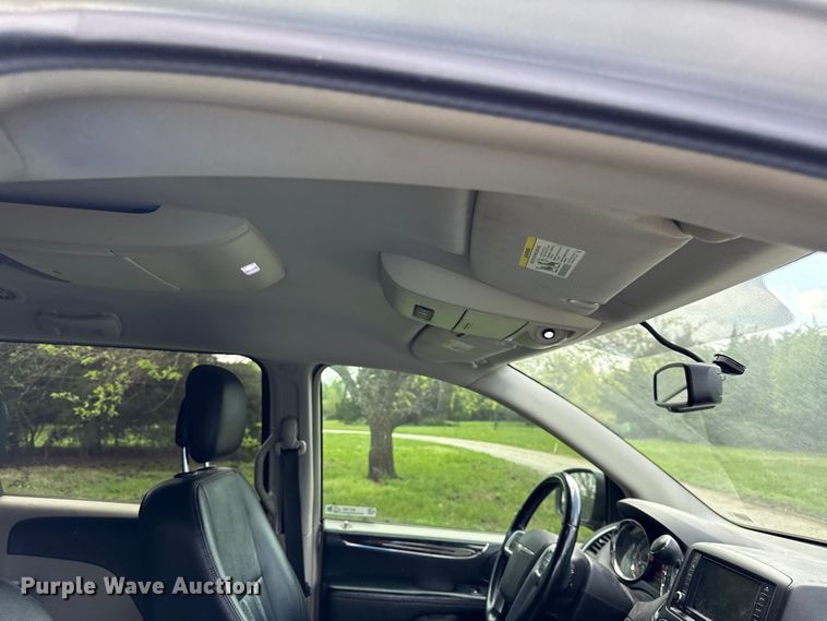 image for item EV7707 2012 Chrysler Town And Country van