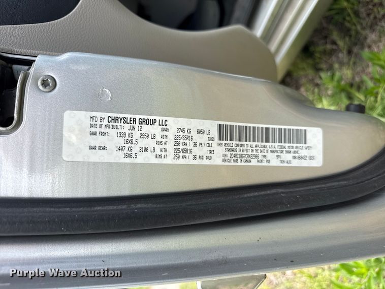 image for item EV7707 2012 Chrysler Town And Country van